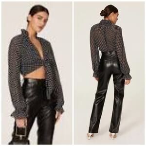 Katie May Gain­ing Trac­tion Pol­ka Dot Top Size  16